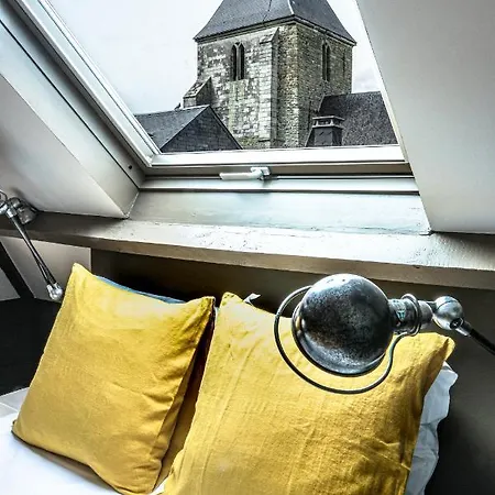 La Femme D'a Cote Bed and Breakfast