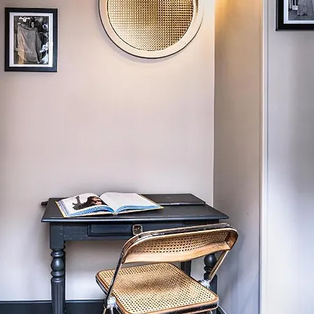 La Femme D'a Cote Saint-Valery-sur-Somme