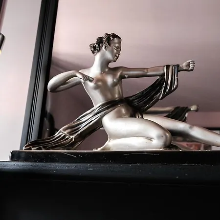 La Femme D'à Côté Bed and breakfast