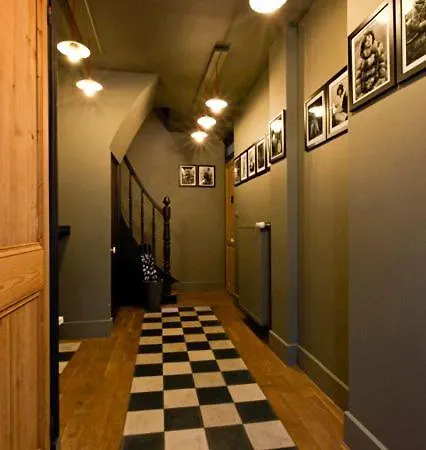 La Femme D'a Cote Bed and Breakfast