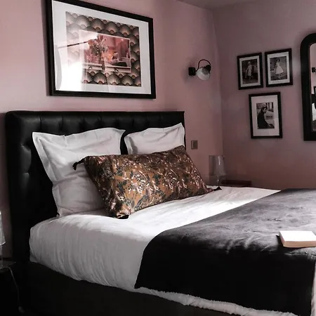 La Femme D'a Cote לינה וארוחת בוקר 3*