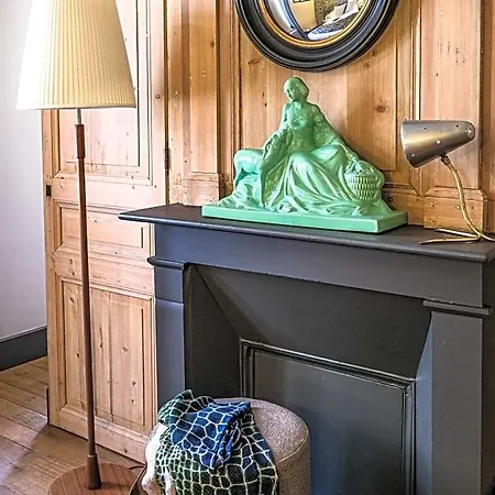 La Femme D'a Cote Bed and Breakfast