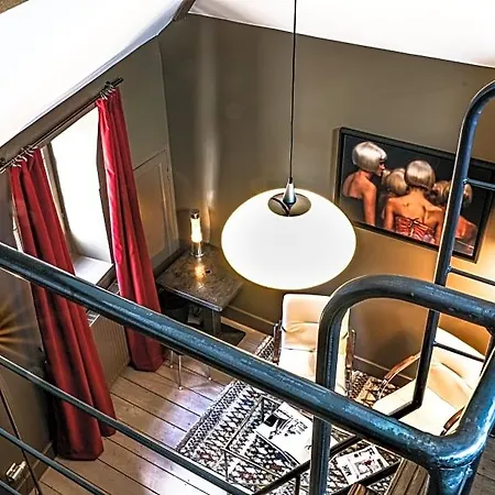 La Femme D'a Cote Bed and Breakfast