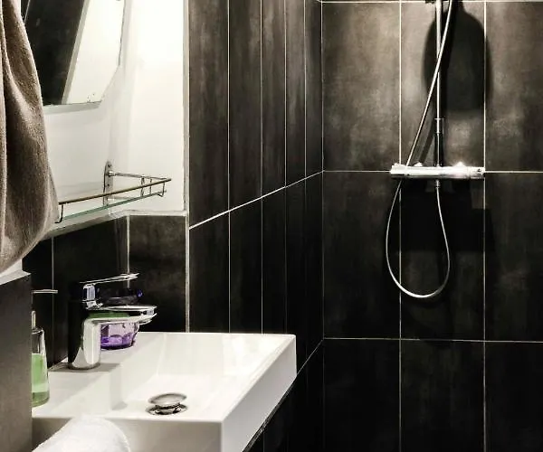 La Femme D'a Cote Frühstückspension 3*